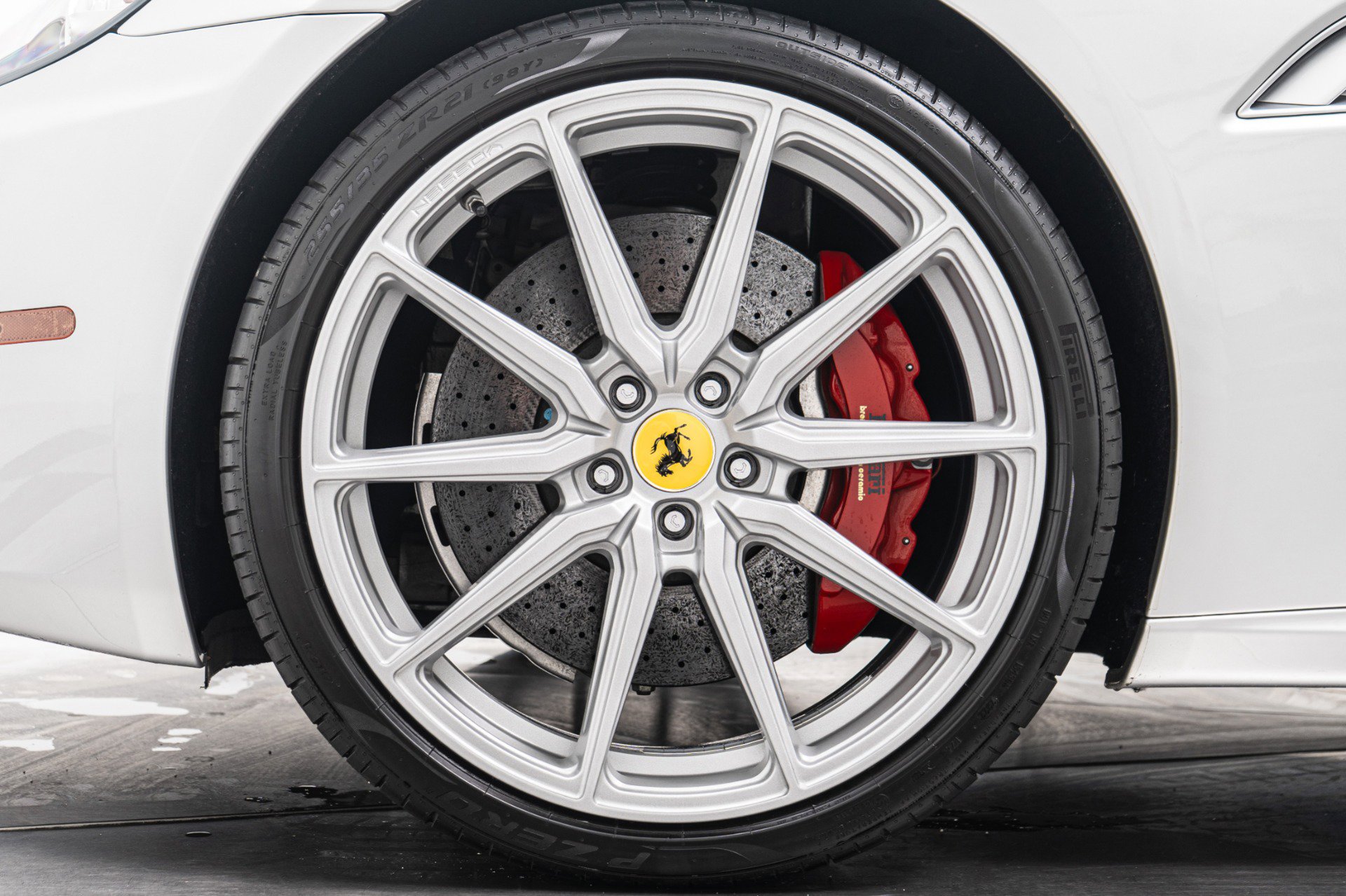 Used 2013 Ferrari California image 10