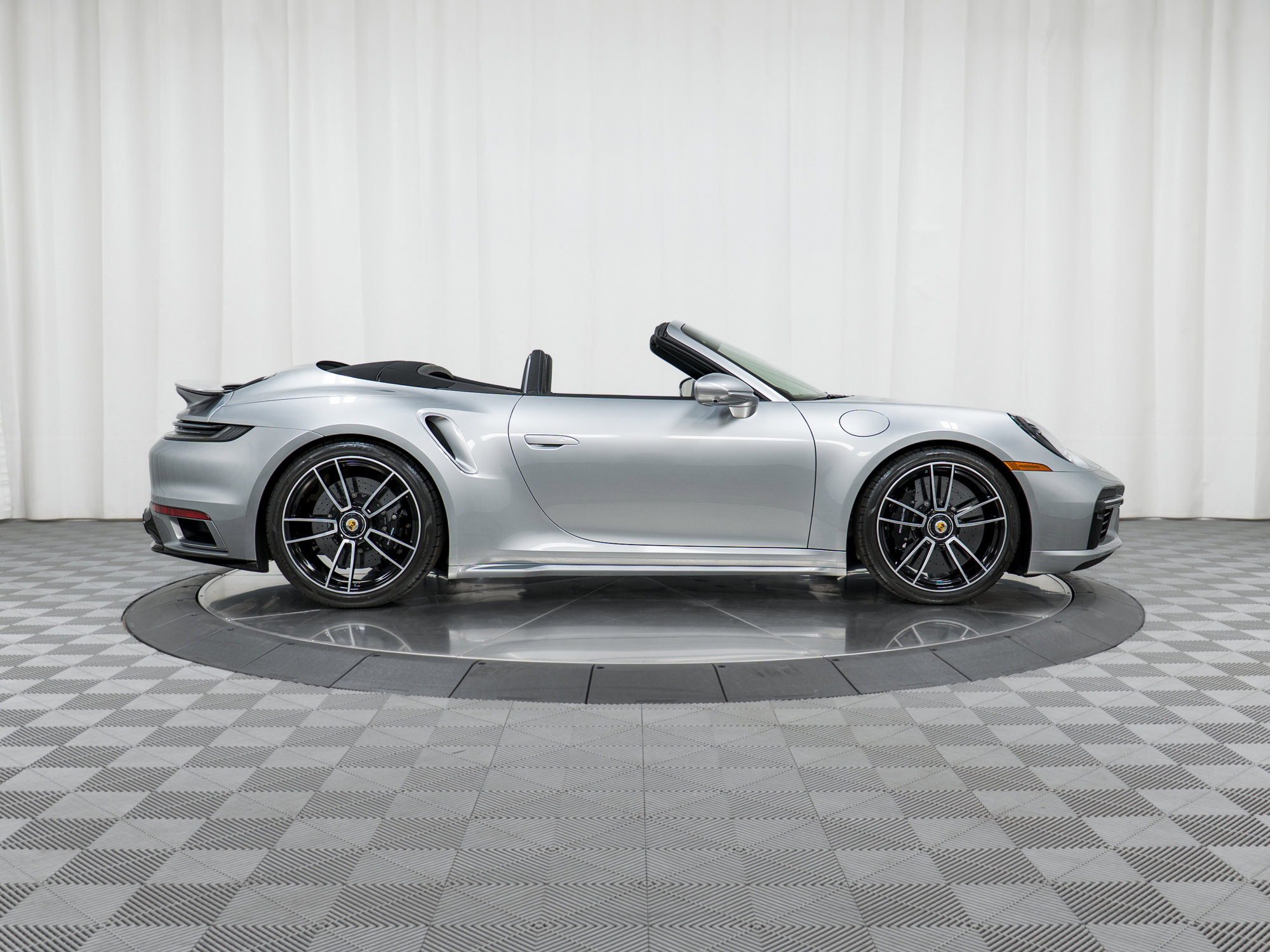 Certified 2025 Porsche 911 Turbo S AWD/4WD image 8