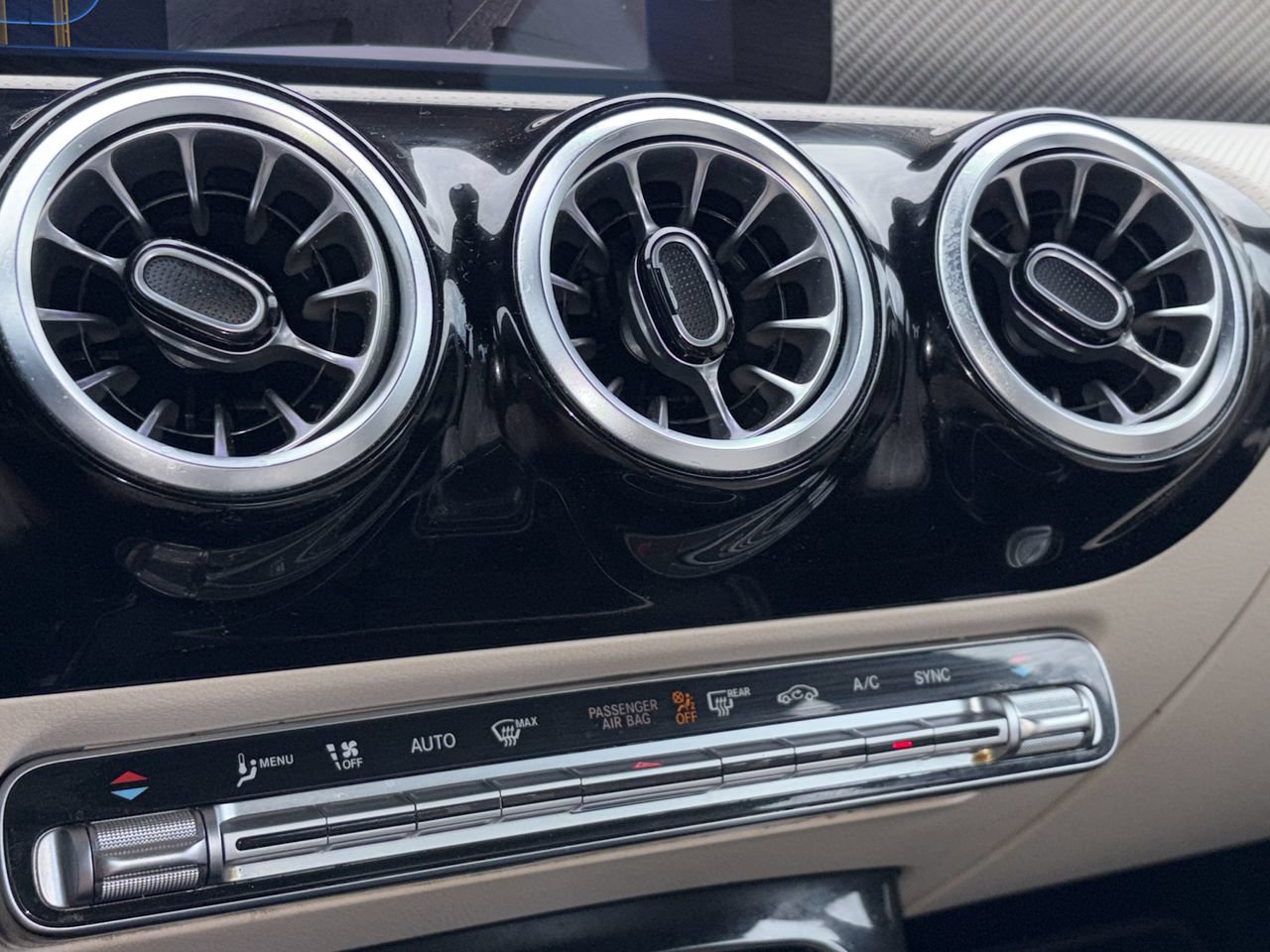 Used 2025 Mercedes-Benz CLA 250 4MATIC image 15