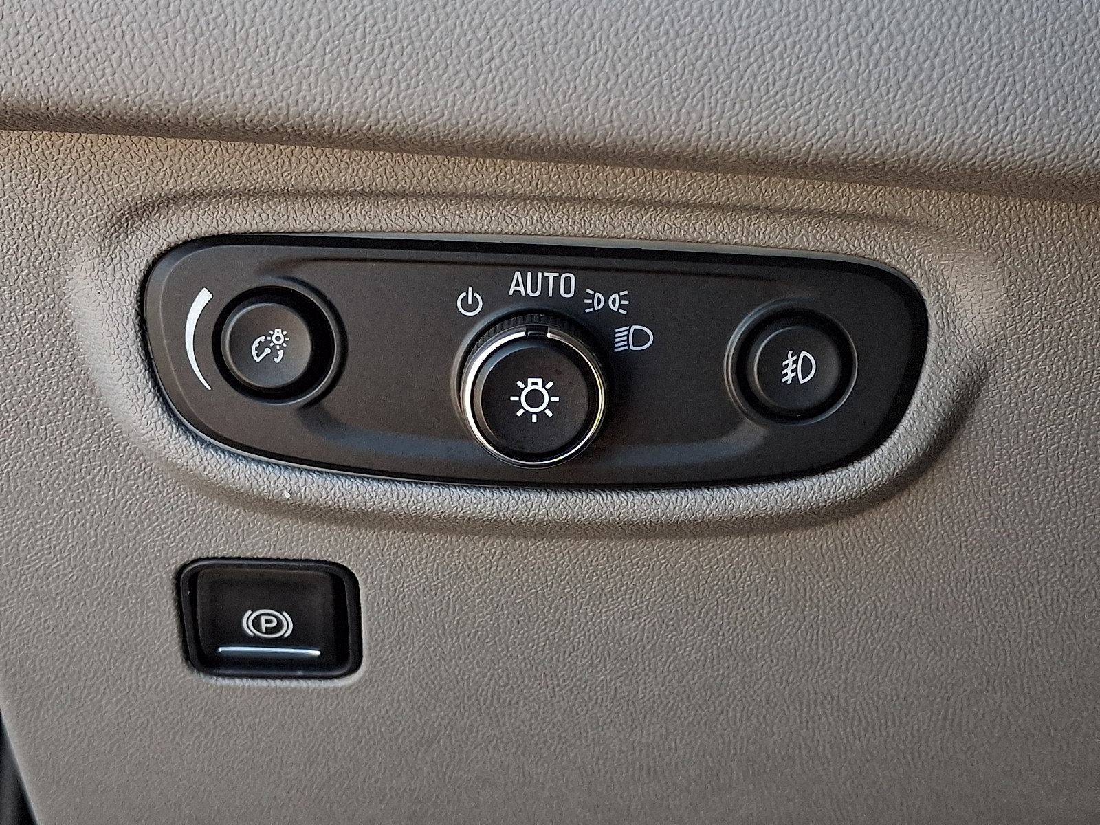 Used 2024 GMC Terrain SLT FWD image 25
