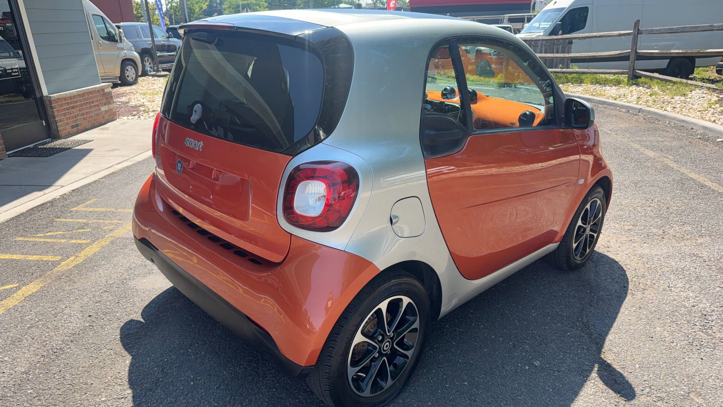 Used 2016 smart fortwo passion RWD image 6