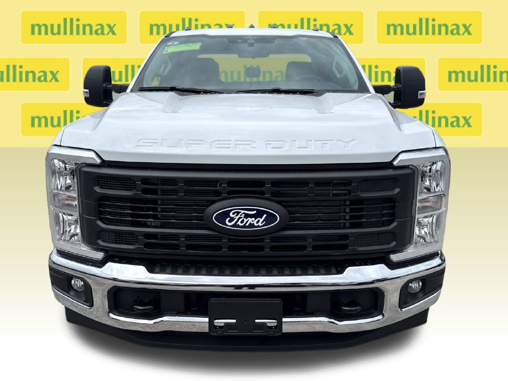 New 2027 Ford F250 XL w/ XL Chrome Package RWD image 9