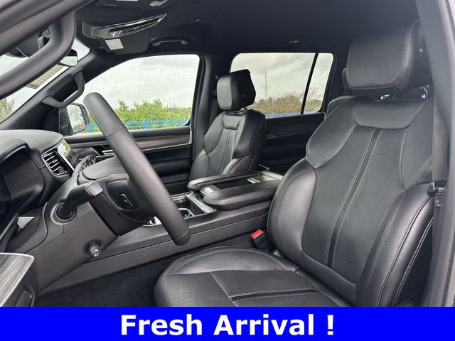 Used 2024 Jeep Wagoneer Series II w/ Flexible Seating Group image 23