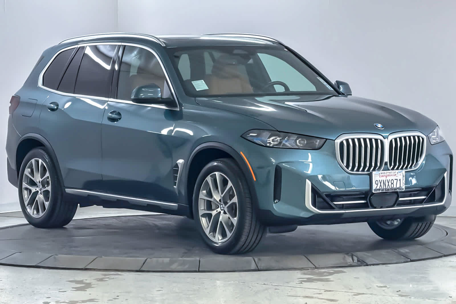 Used 2026 BMW X5 xDrive40i w/ Premium Package AWD/4WD image 9