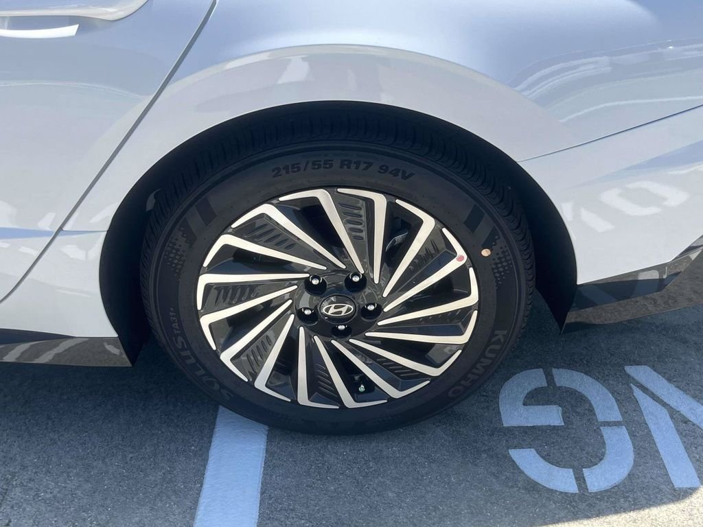 New 2026 Hyundai Sonata Limited FWD image 9