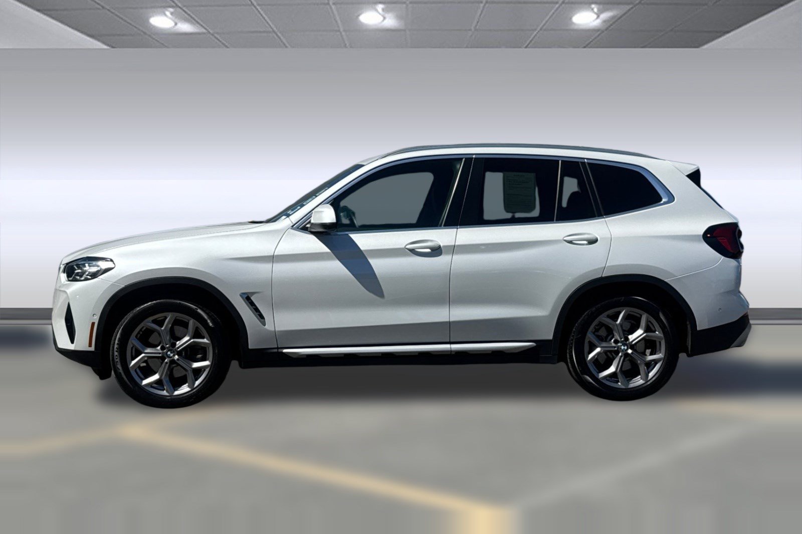 Used 2023 BMW X3 xDrive30i w/ Premium Package AWD/4WD image 2