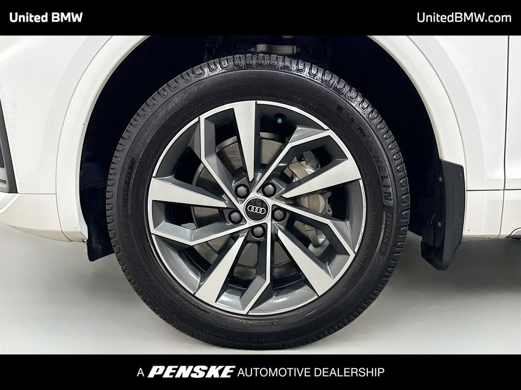 Used 2021 Audi Q5 2.0T Premium Plus w/ Premium Plus Package AWD/4WD image 2