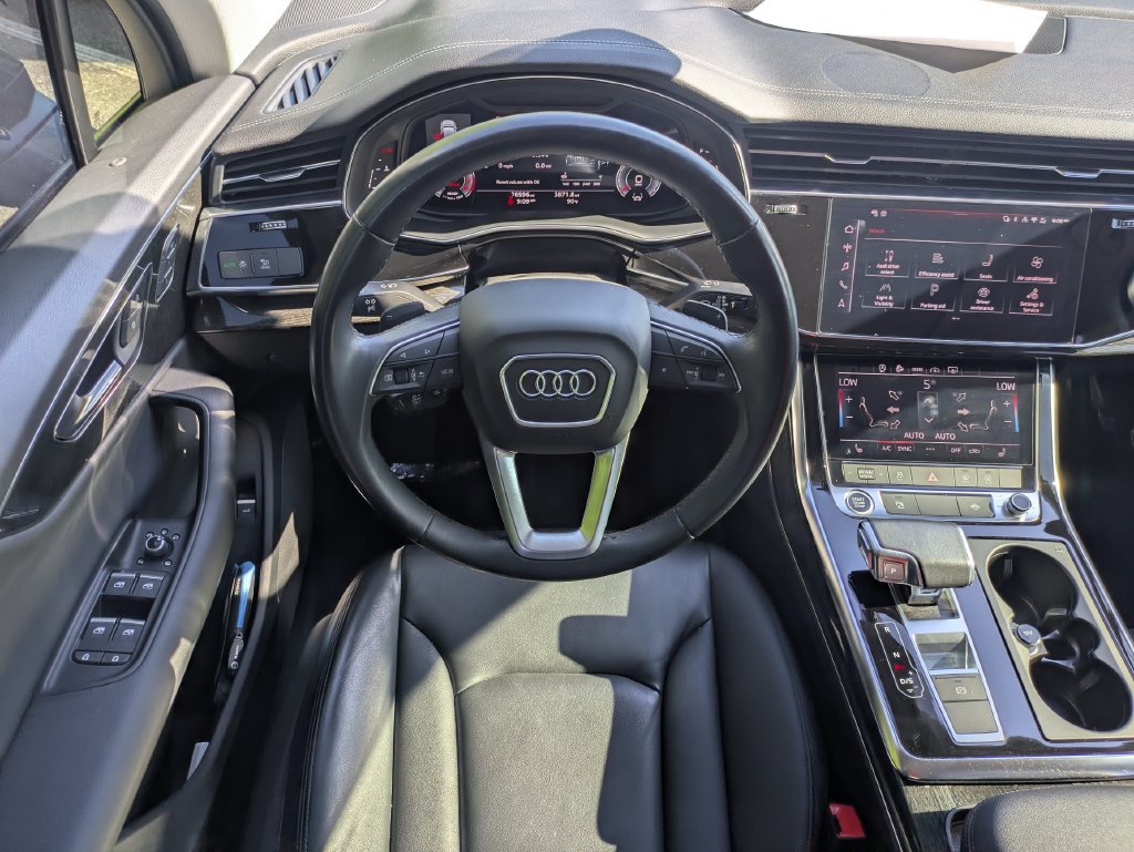 Used 2023 Audi Q7 2.0T Premium w/ Convenience Package AWD/4WD image 25