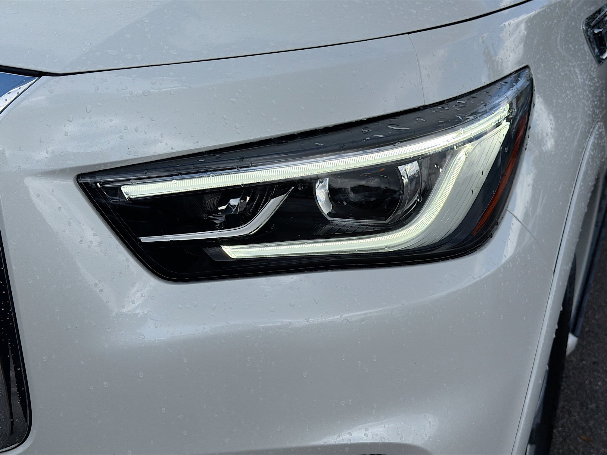 Used 2023 INFINITI QX80 Luxe w/ Cargo Package AWD/4WD image 10