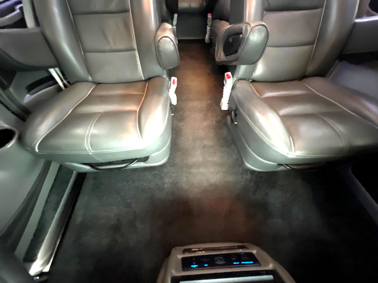 Used 2017 Chevrolet Express 2500 Extended image 41