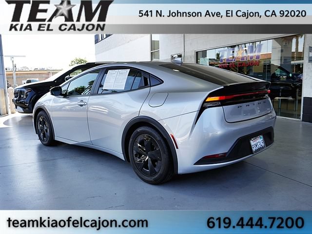 Used 2025 Toyota Prius LE FWD image 8