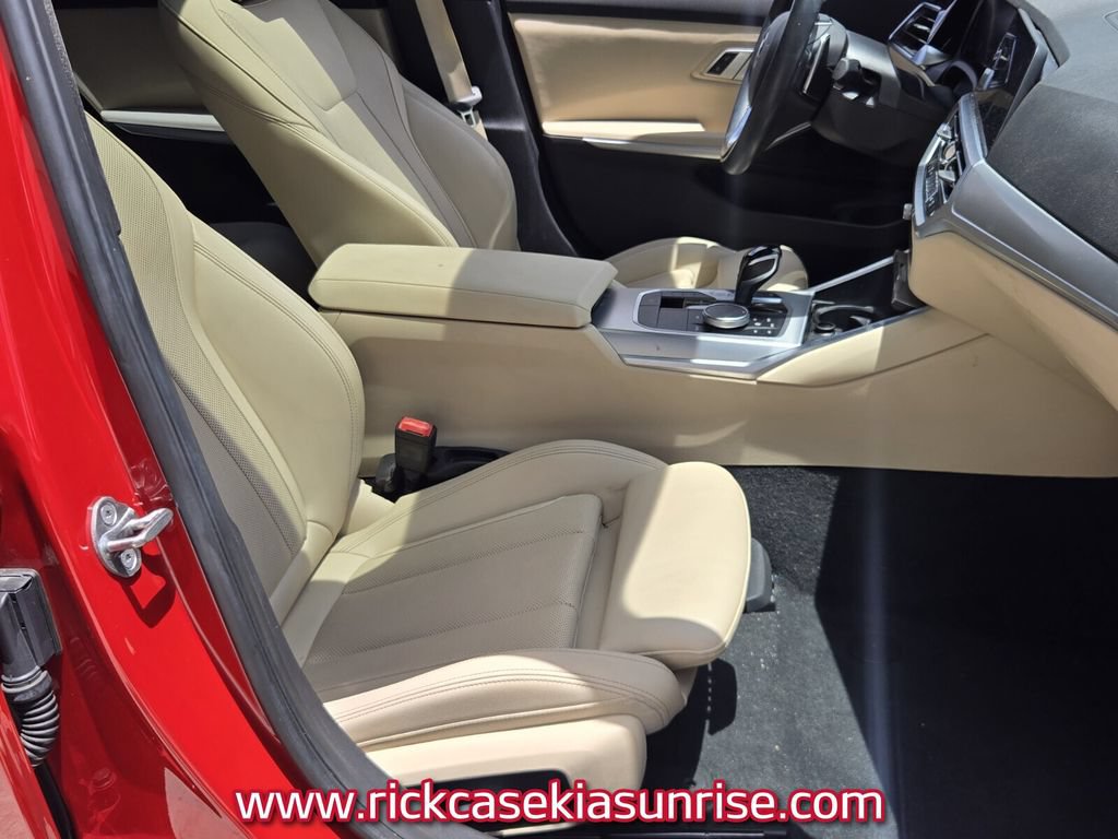 Used 2022 BMW 330i Sedan w/ Driving Assistance Package RWD image 17