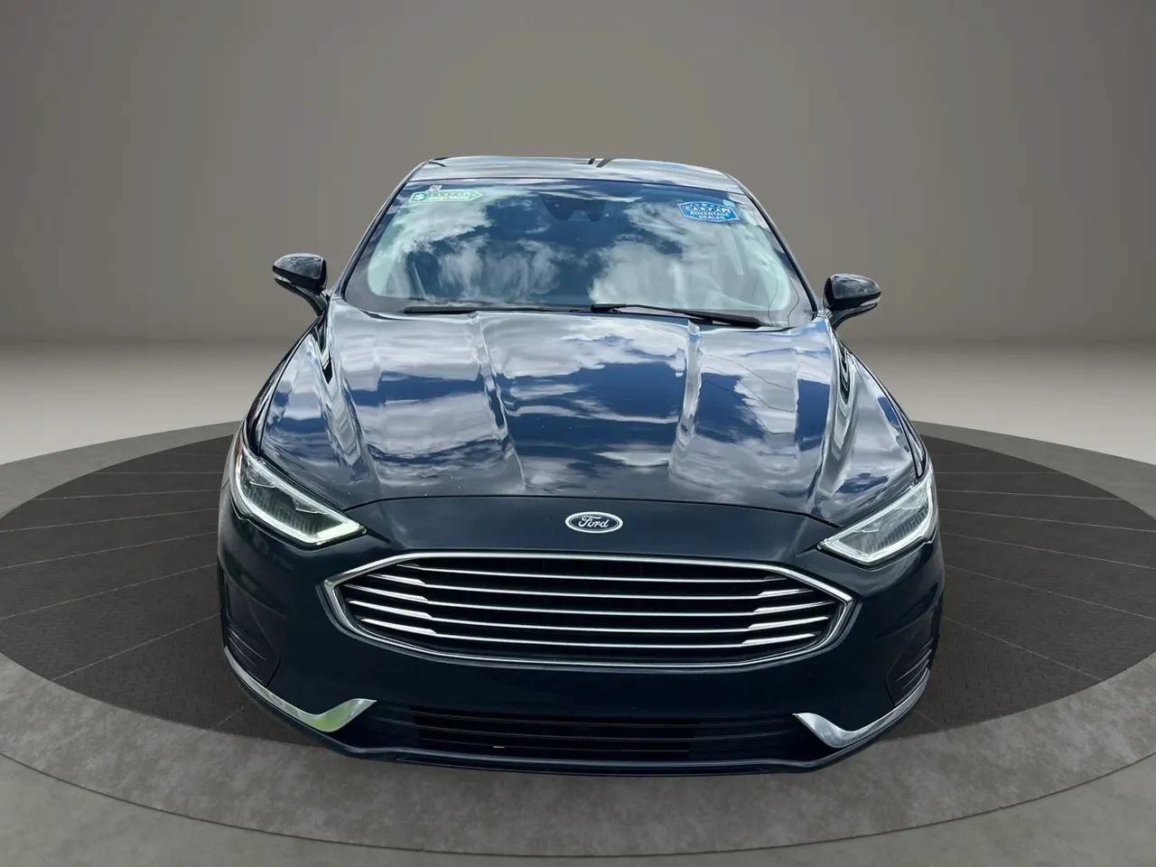 Used 2020 Ford Fusion SEL FWD image 2