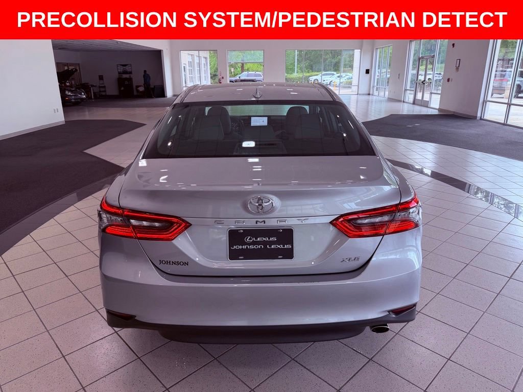 Used 2022 Toyota Camry XLE FWD image 6