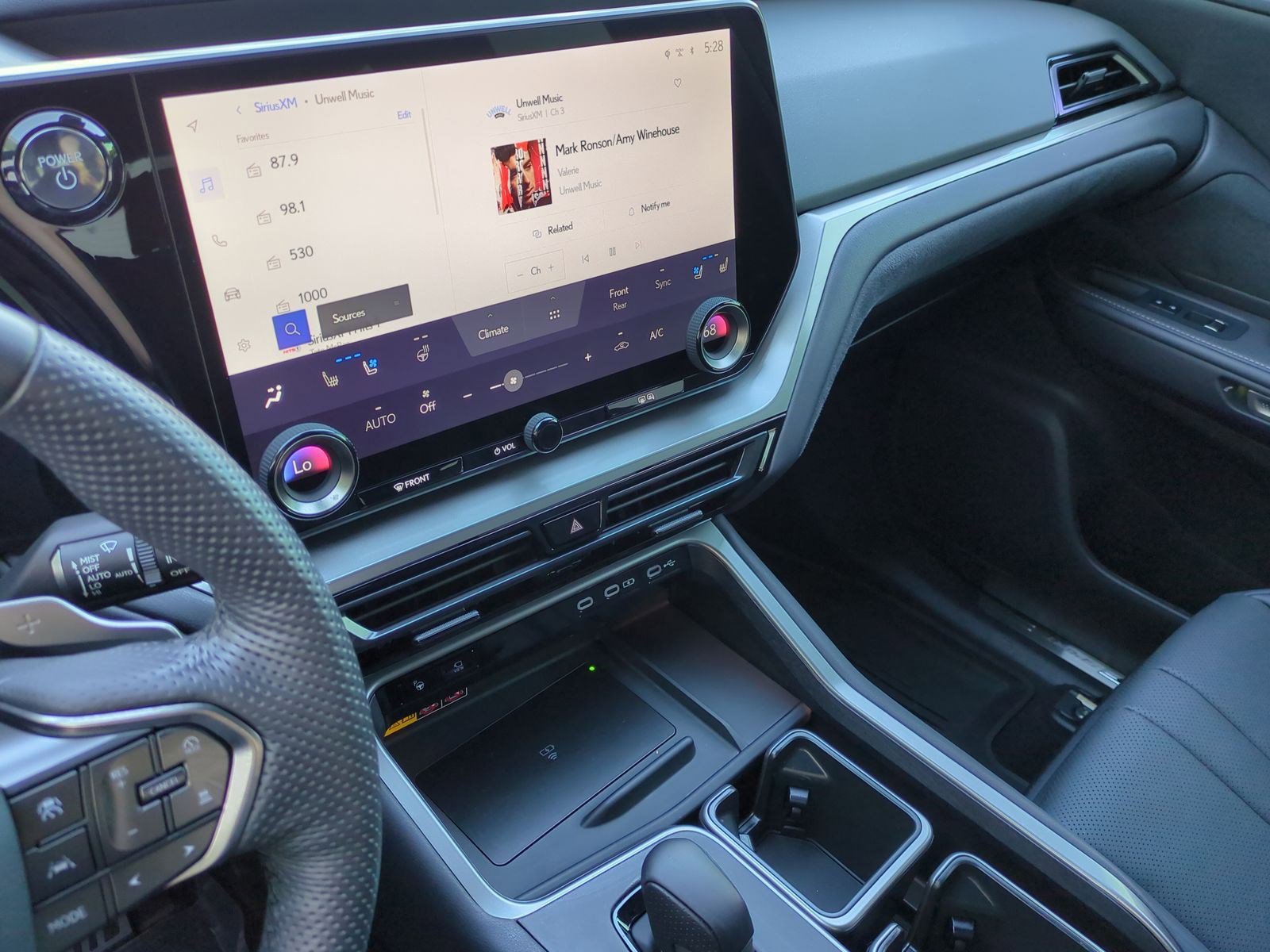Used 2025 Lexus TX 500h AWD w/ Technology Package image 29