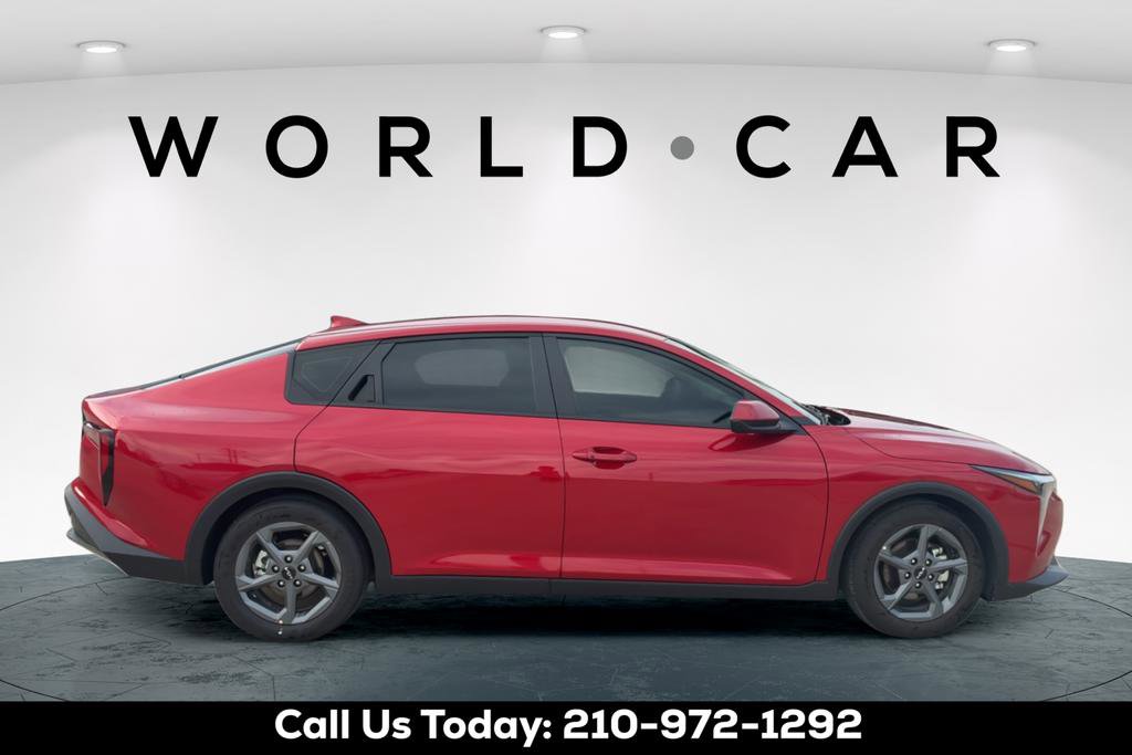 Certified 2025 Kia K4 image 8