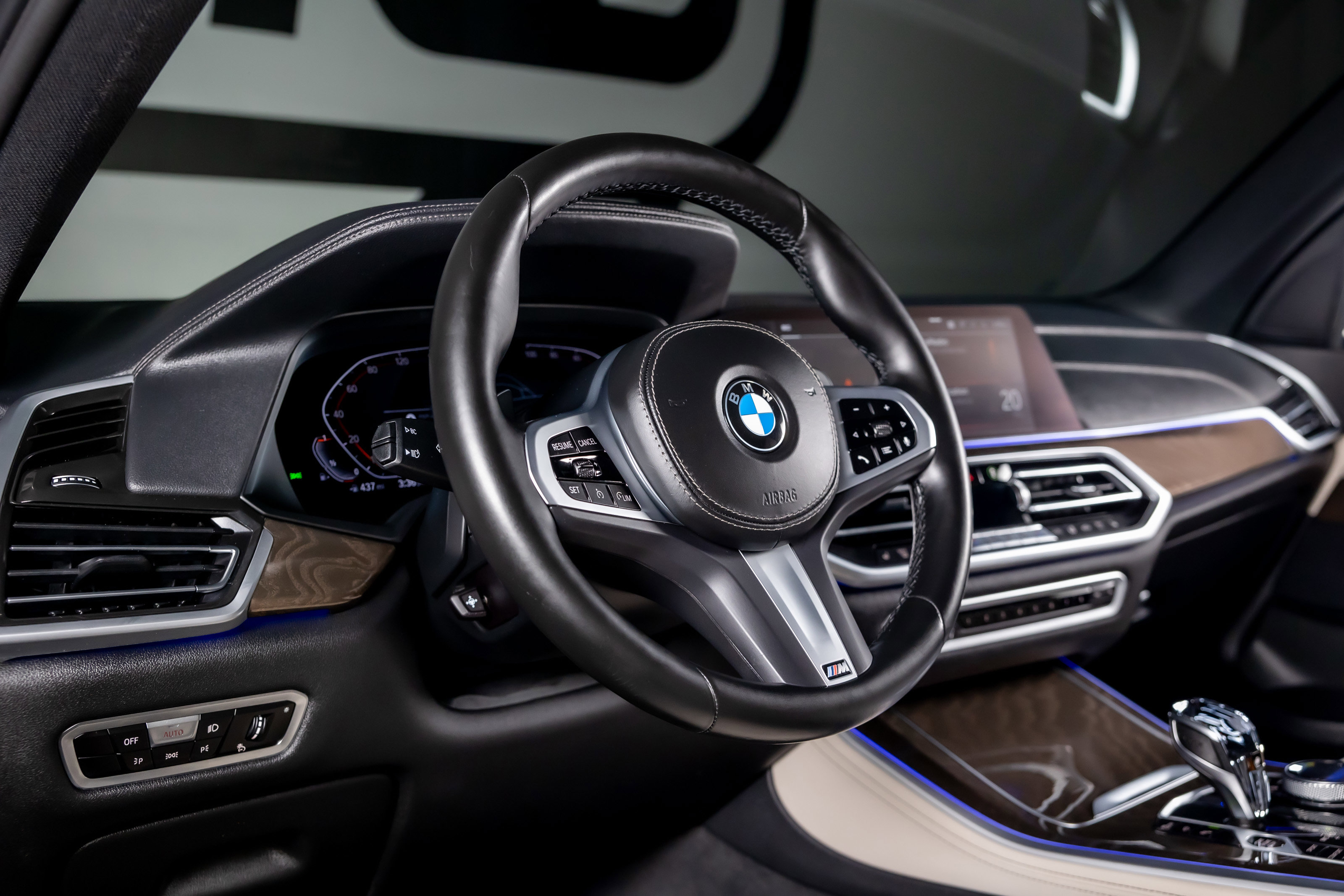 Used 2022 BMW X5 xDrive40i w/ M Sport Package AWD/4WD image 21