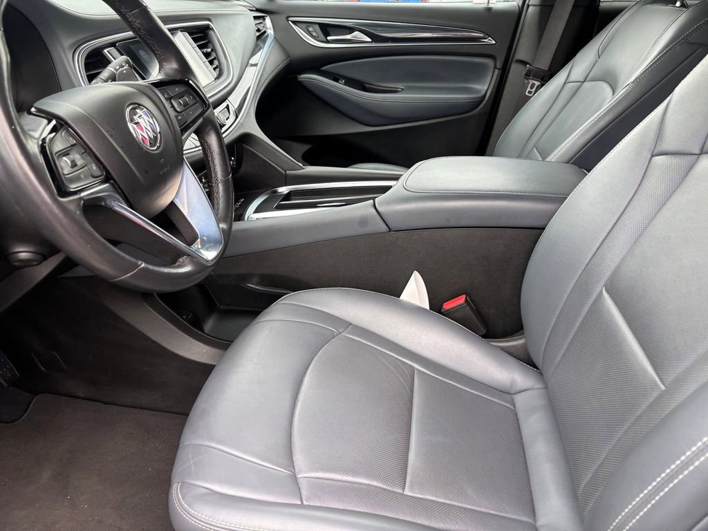 Used 2024 Buick Enclave Premium image 9