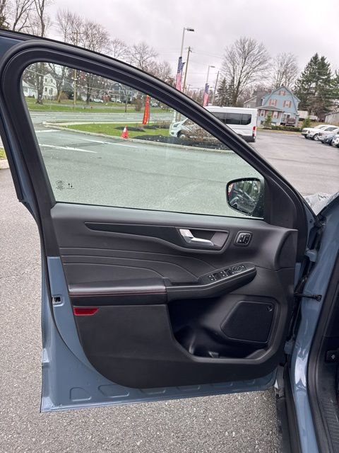 Used 2023 Ford Escape ST-Line Elite w/ Premium Technology Package AWD/4WD image 16