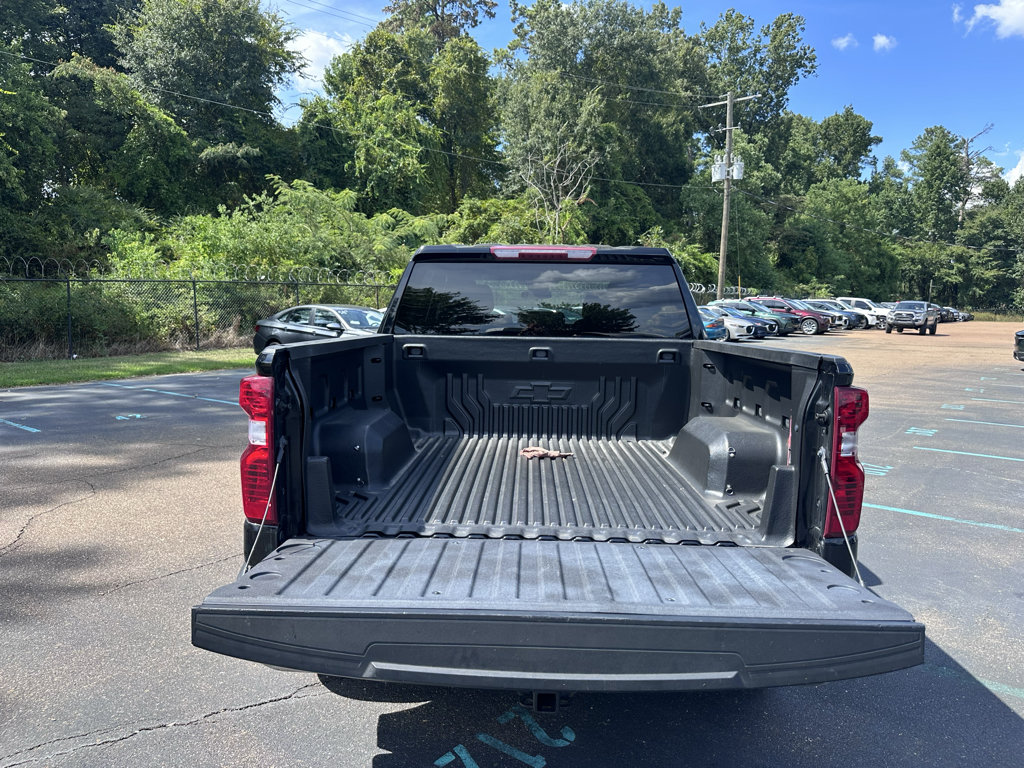 Used 2023 Chevrolet Silverado 1500 LT AWD/4WD image 25