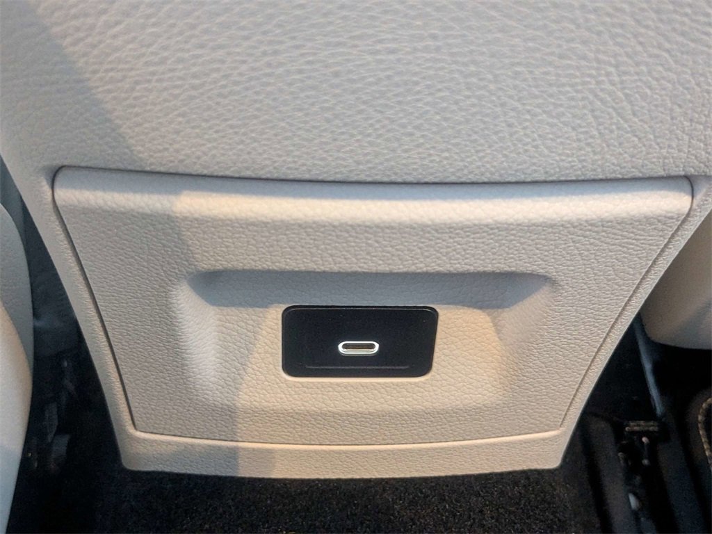 Used 2025 Mercedes-Benz CLA 250 4MATIC image 14