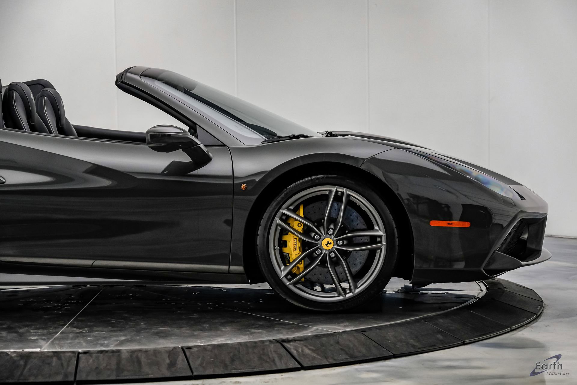 Used 2018 Ferrari 488 Spider RWD image 30