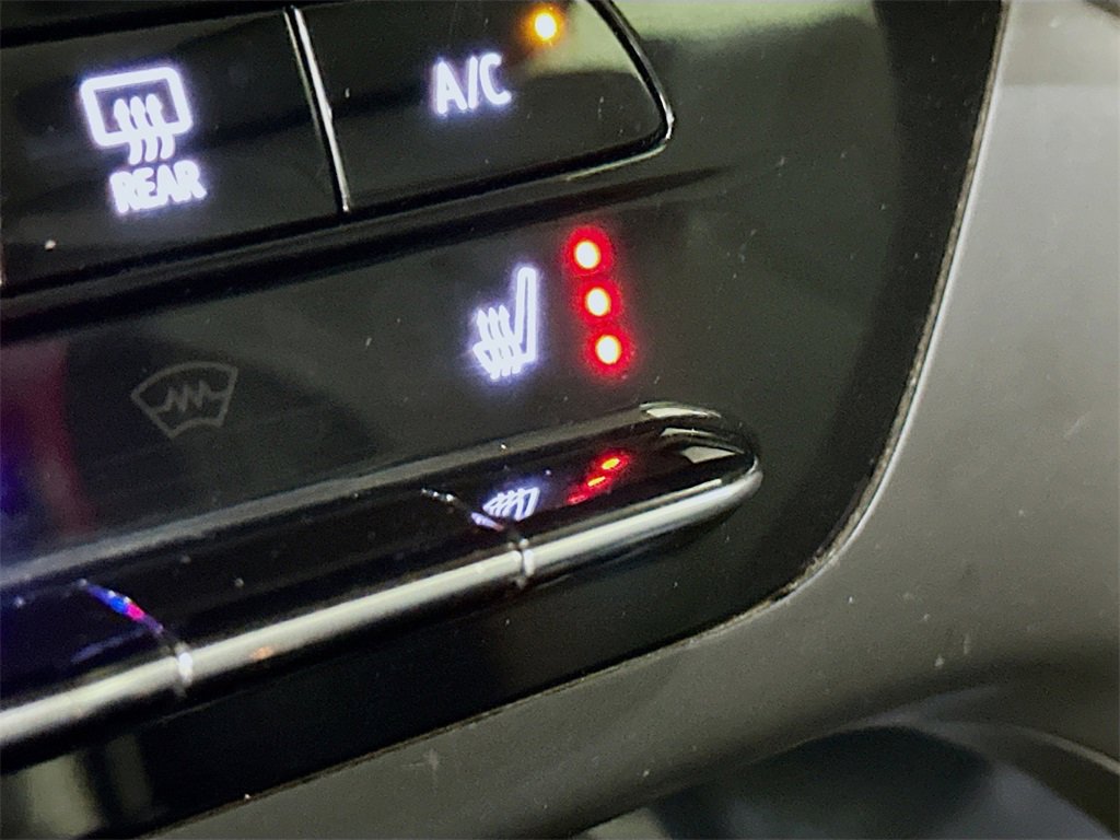 Used 2022 Buick Envision Essence w/ Technology Package I image 21