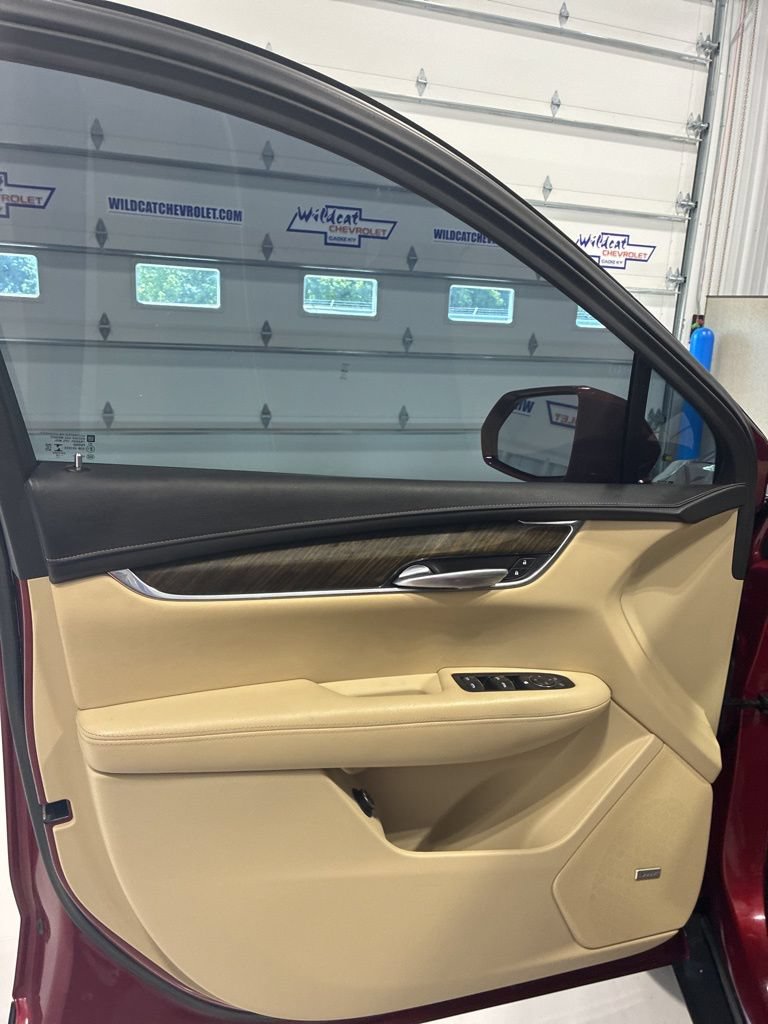 Used 2019 Cadillac XT5 FWD image 15