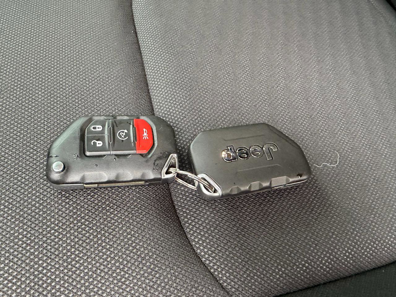 Used 2023 Jeep Wrangler Unlimited Sport AWD/4WD image 19