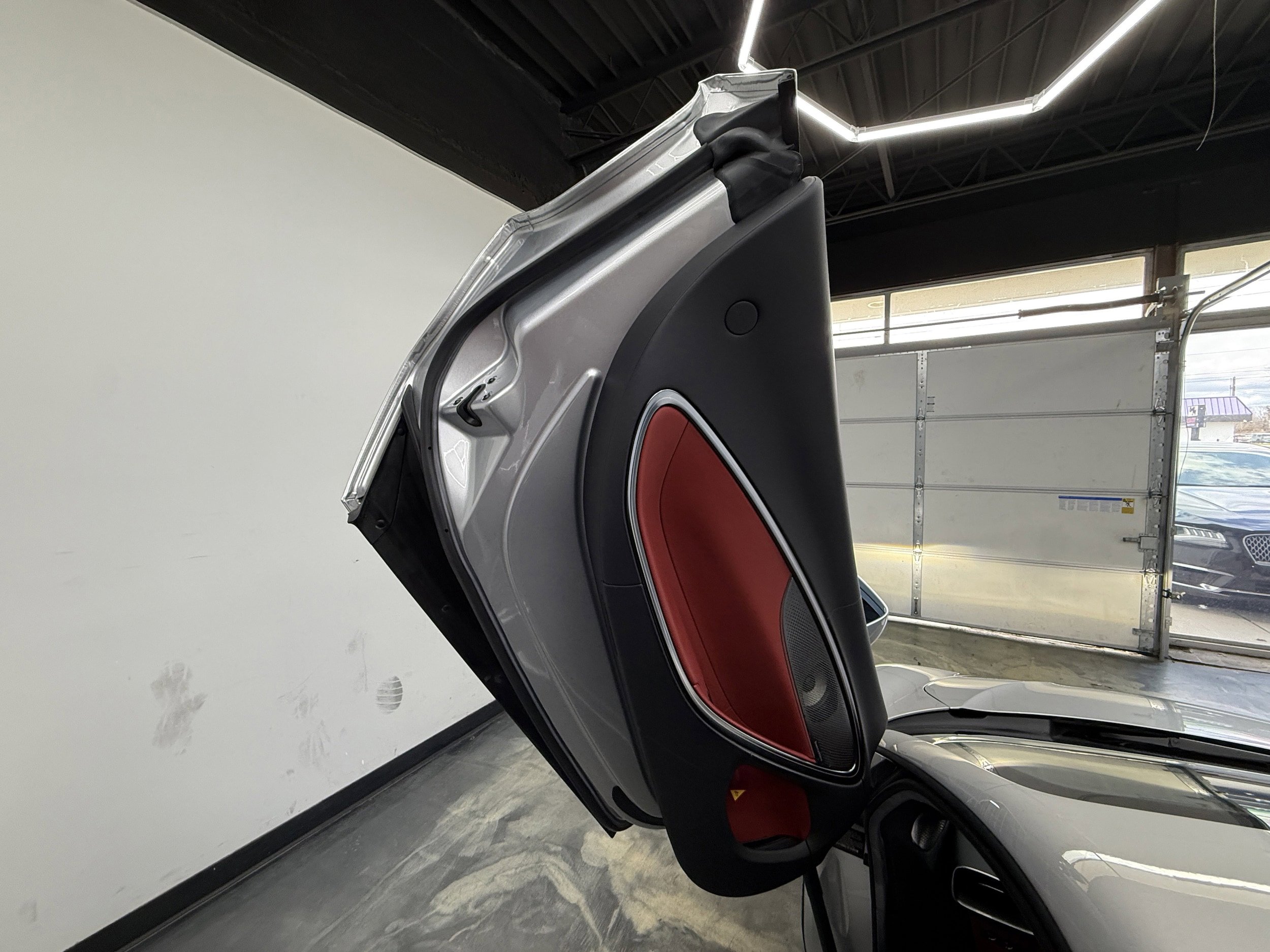 Used 2023 McLaren Artura RWD image 22