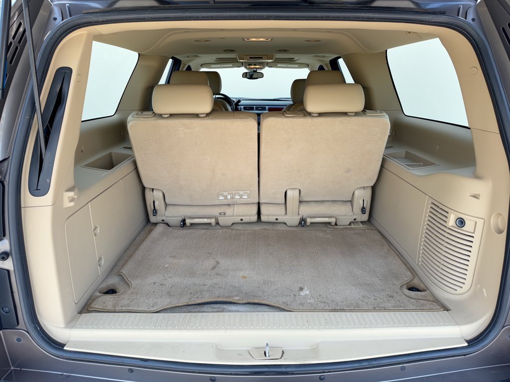 Used 2011 Chevrolet Suburban LTZ RWD image 28