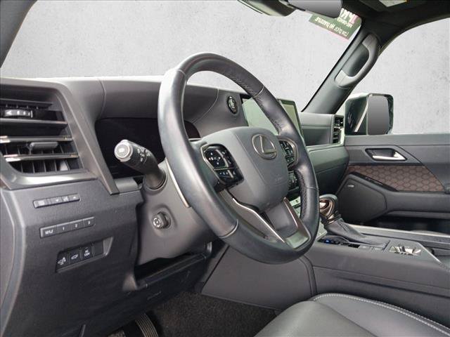 Used 2024 Lexus GX 550 AWD/4WD image 10
