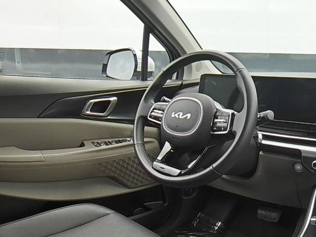 Used 2026 Kia Carnival FWD image 22