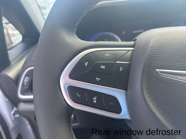 Used 2026 Chrysler Pacifica Select image 21