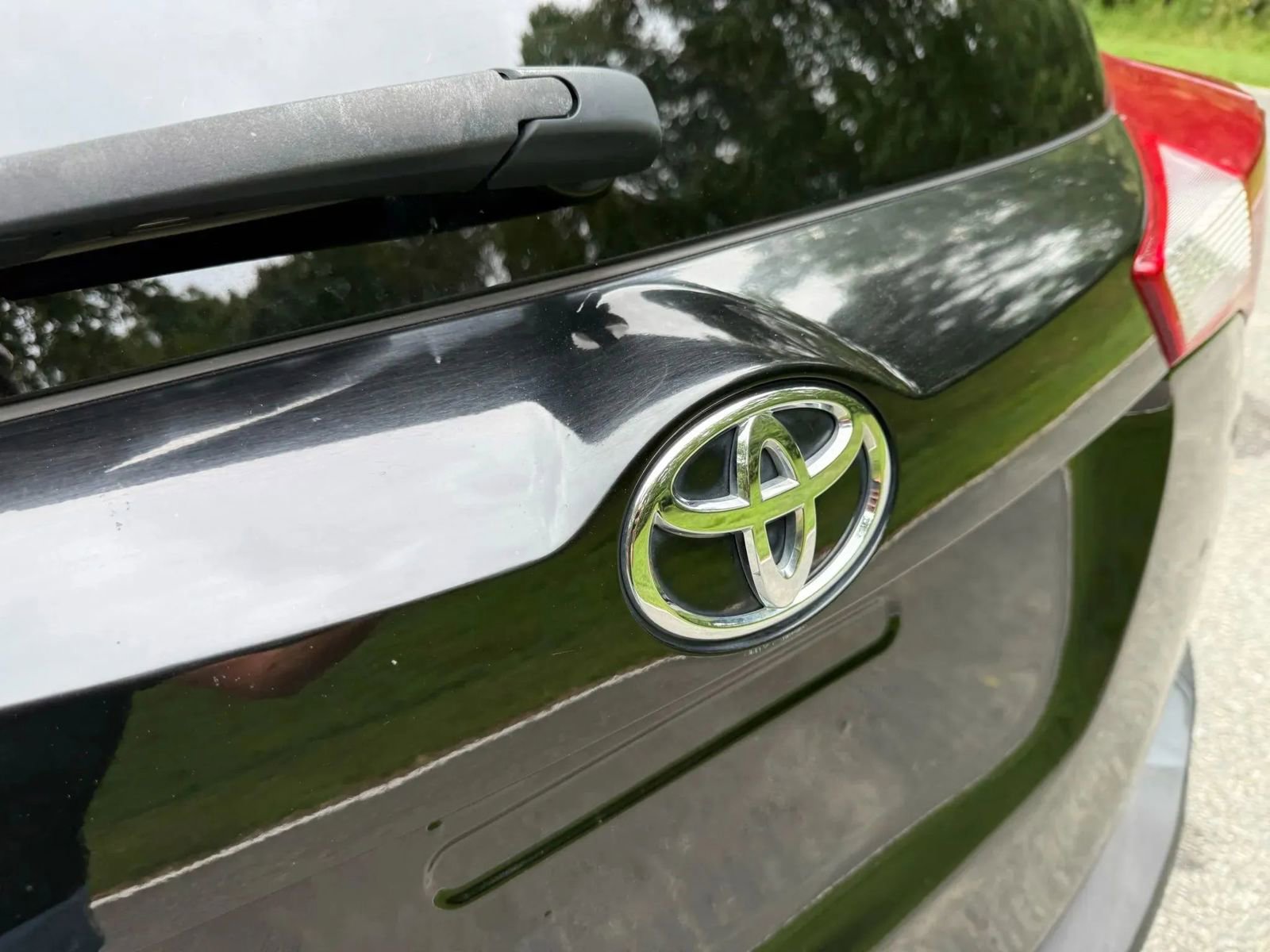 Used 2015 Toyota RAV4 Limited image 12