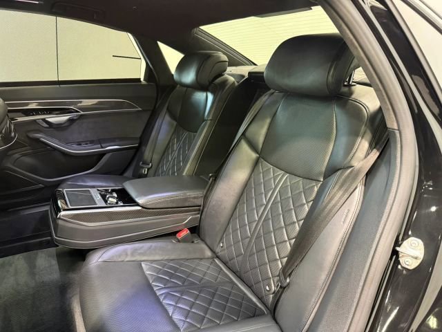 Used 2020 Audi S8 L image 25