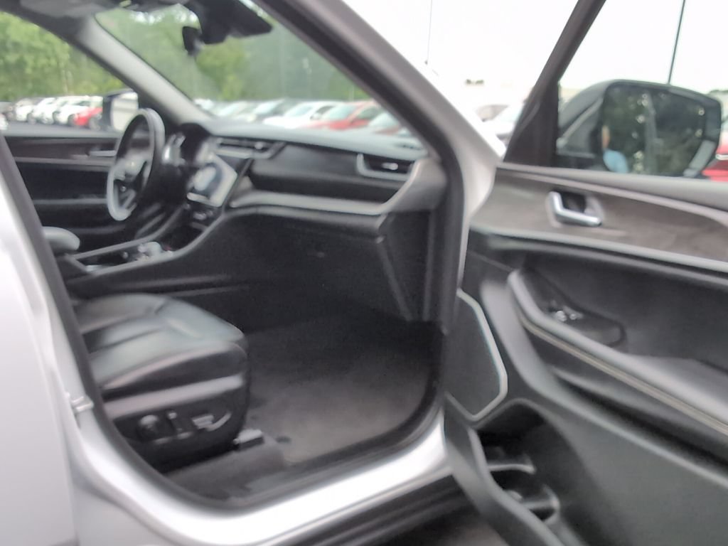 Used 2021 Jeep Grand Cherokee L Limited AWD/4WD image 8
