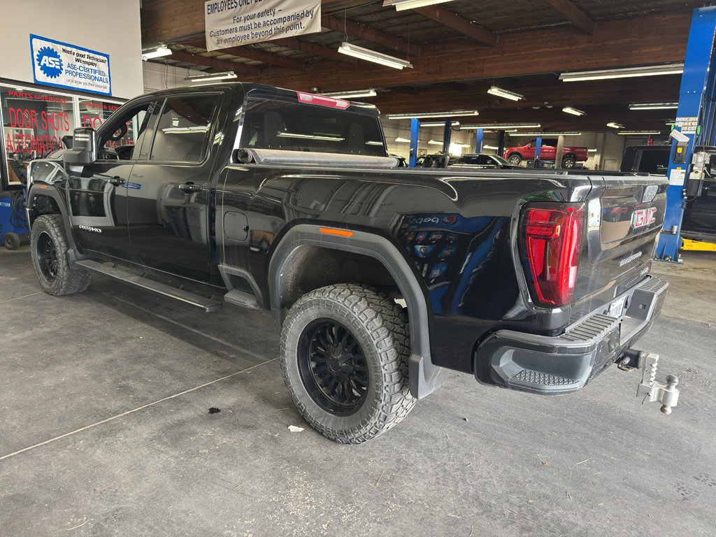 Used 2022 GMC Sierra 3500 AT4 image 2
