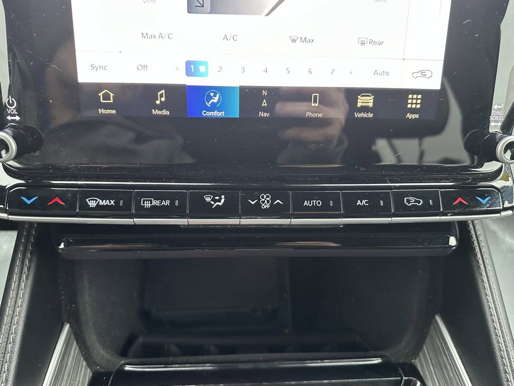 Used 2023 Jeep Wagoneer L Series II image 35