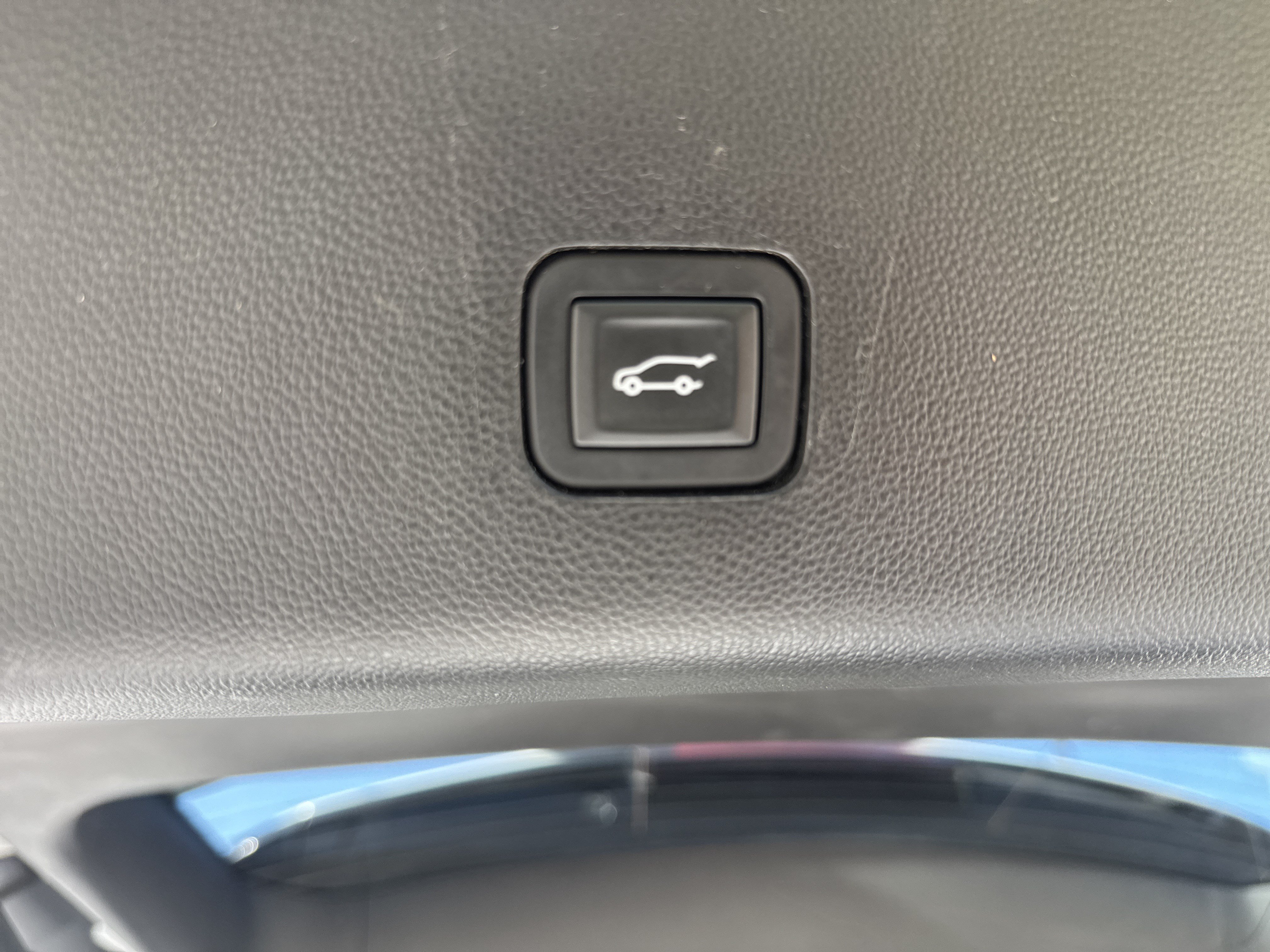 Used 2018 Chevrolet Traverse Premier AWD/4WD image 38