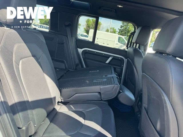 Used 2024 Land Rover Defender 110 X-Dynamic SE AWD/4WD image 33