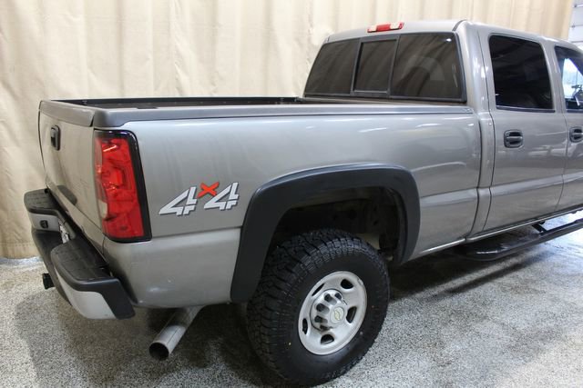 Used 2006 Chevrolet Silverado 2500 W/T w/ Heavy-Duty Power Package image 3