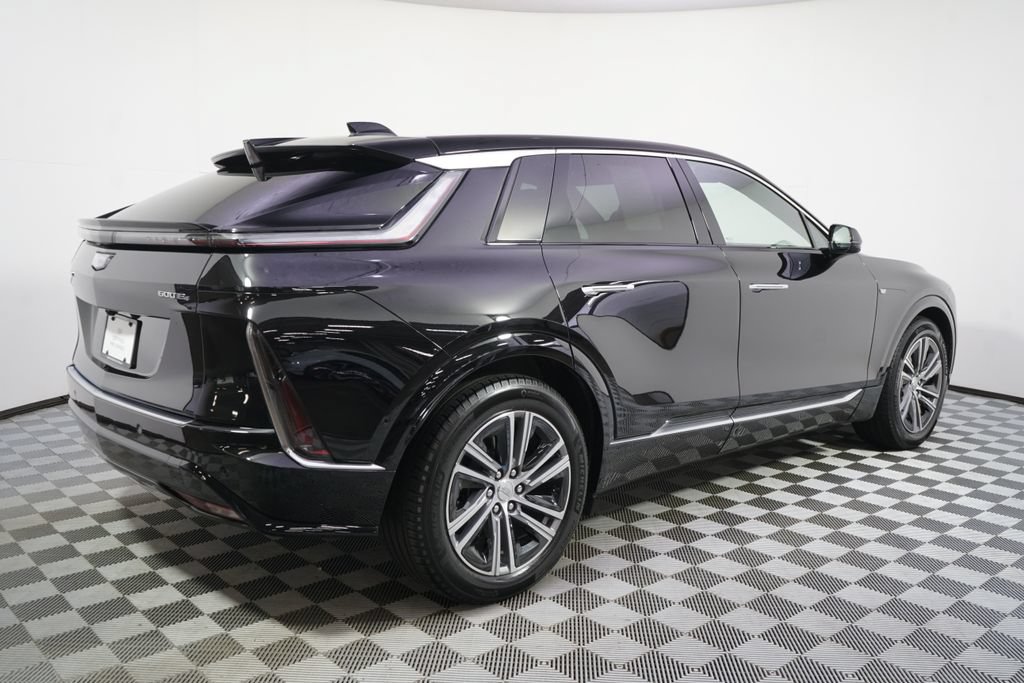 Certified 2024 Cadillac Lyriq Luxury w/ LPO, Floor Liner Package AWD/4WD image 7