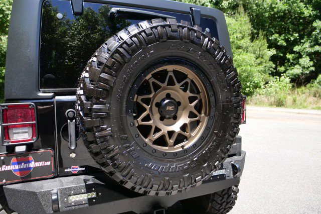 Used 2014 Jeep Wrangler Rubicon w/ Power Convenience Group AWD/4WD image 8
