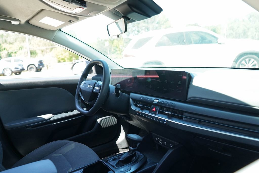 Used 2025 Kia K4 FWD image 13