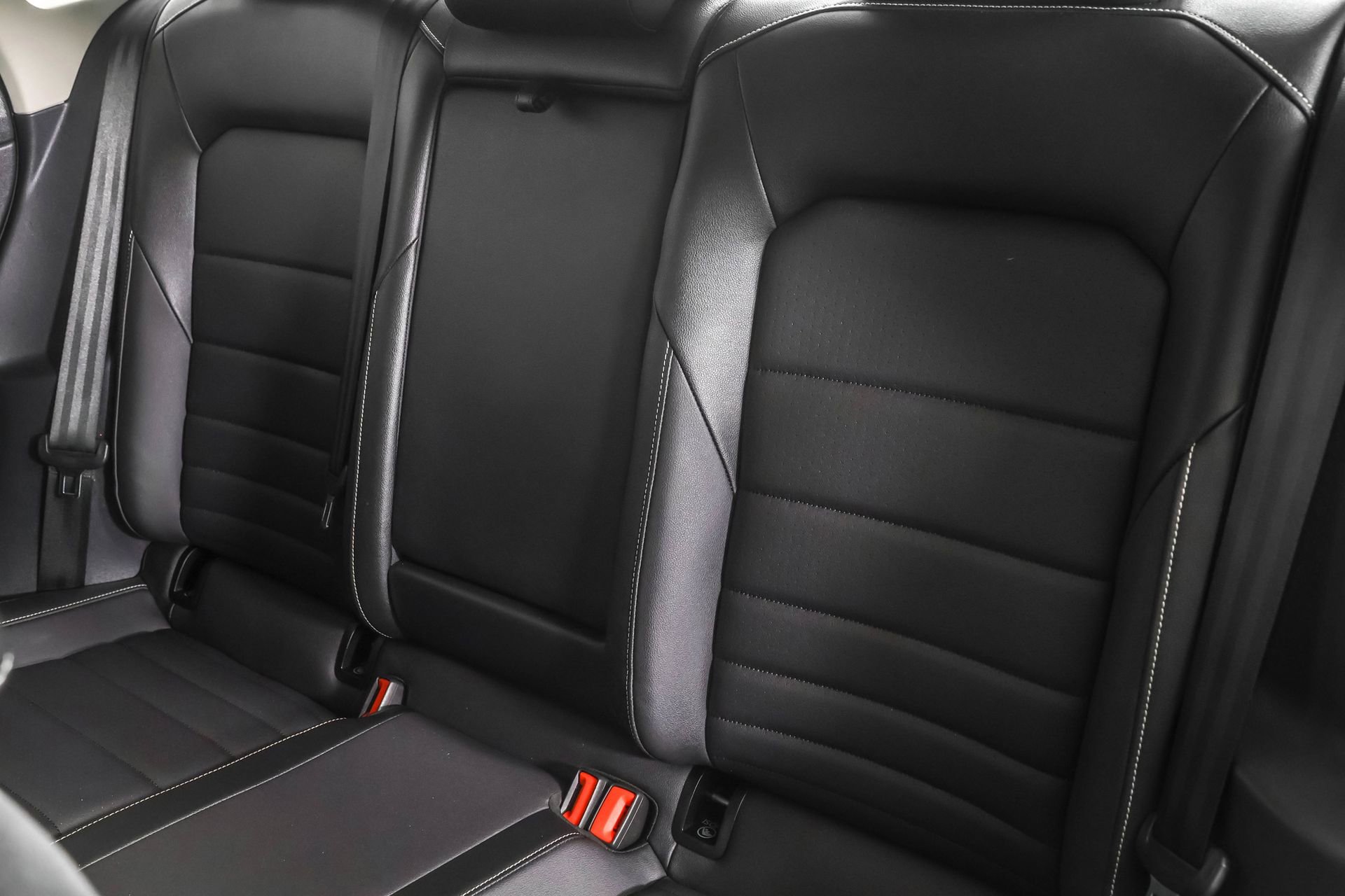 Certified 2024 Volkswagen Jetta SE w/ Panoramic Sunroof Package FWD image 37