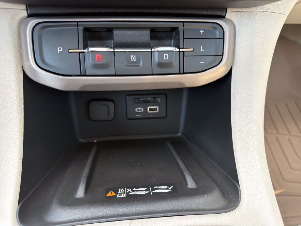 Used 2021 GMC Acadia Denali w/ Denali Technology Package FWD image 23