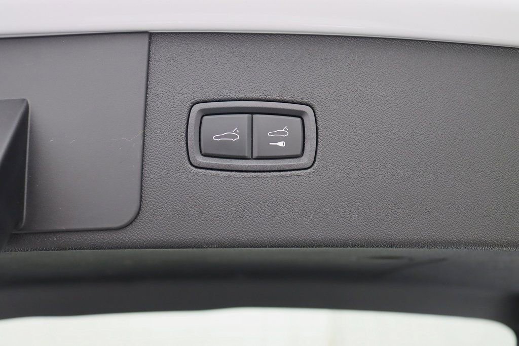 Used 2023 Porsche Cayenne image 43