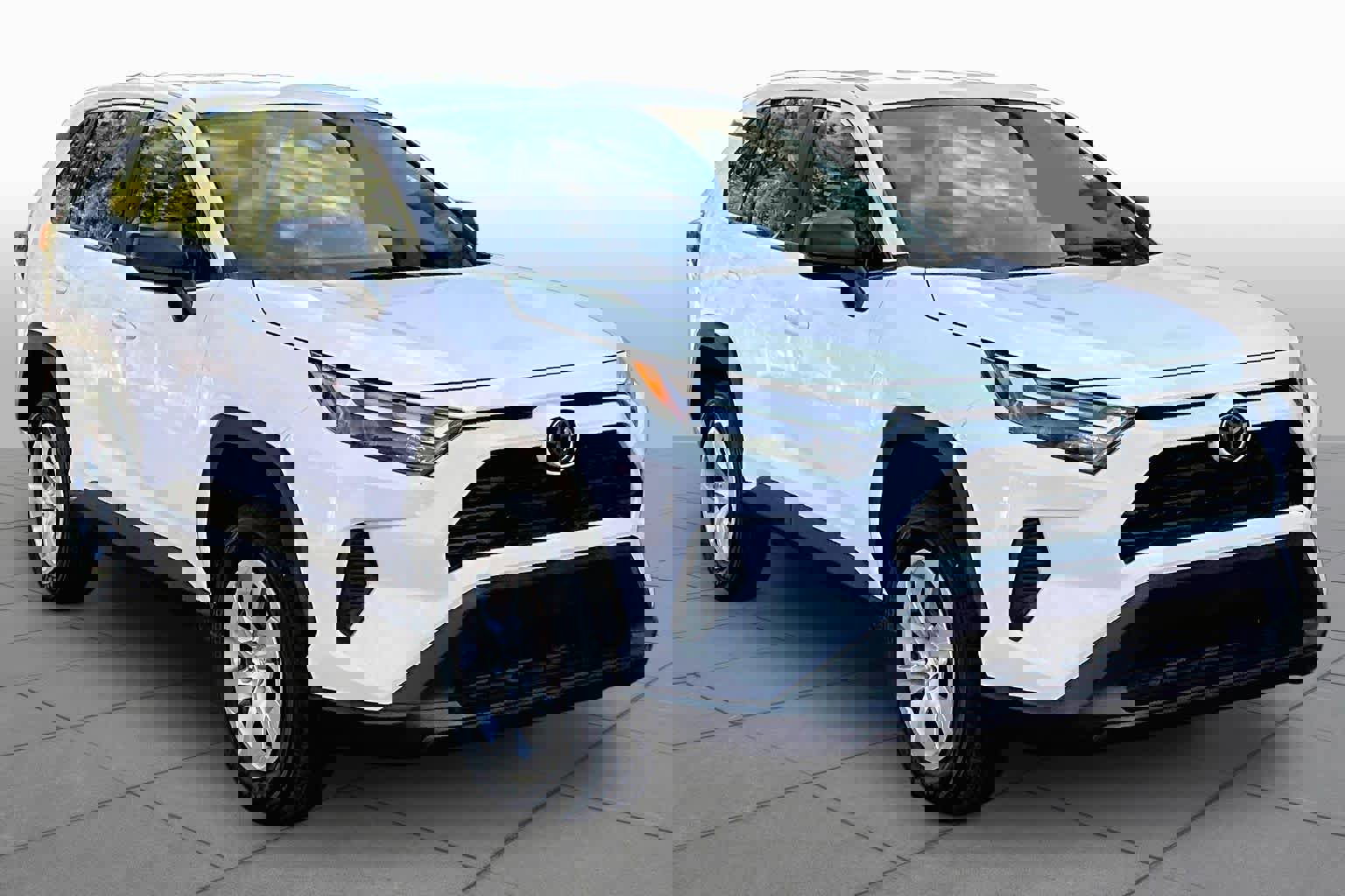 Used 2024 Toyota RAV4 LE FWD image 3