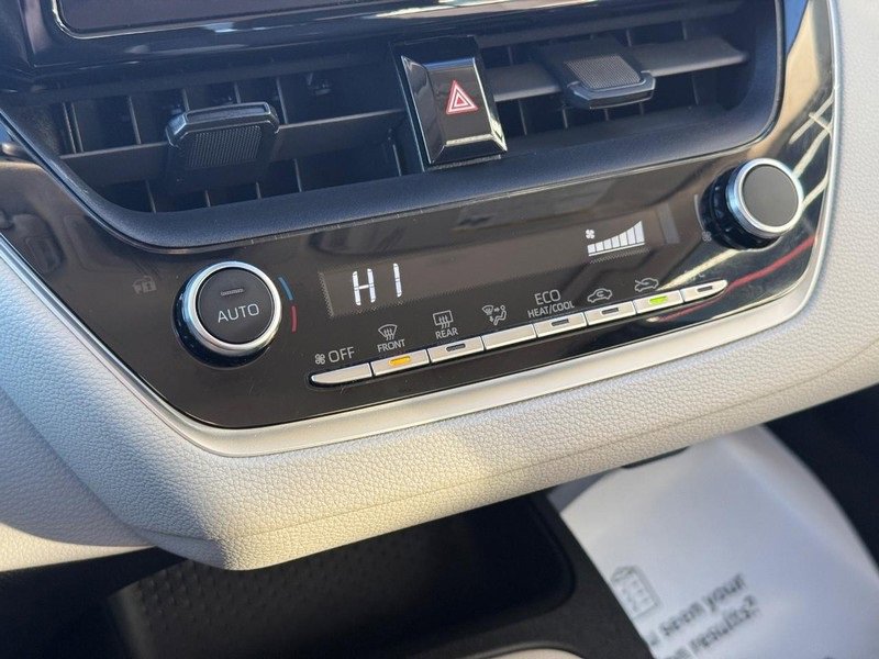 Used 2023 Toyota Corolla LE image 28